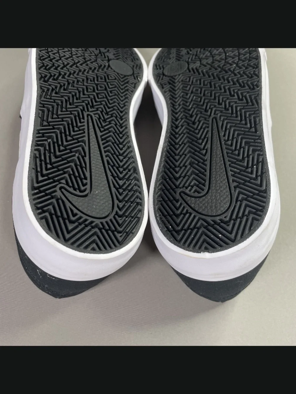 NEW Nike Shoes Mens 8.5 Womens 10 black SB Chron 2 slip on casual summer skate
